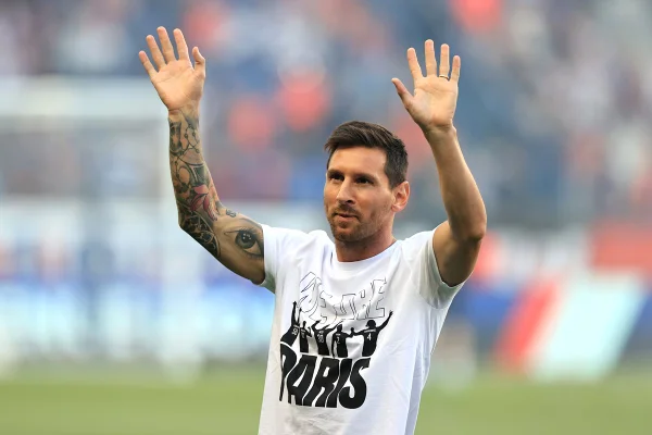 Ida de Messi ao PSG impacta redes sociais e cofres do clube com vendas de camisa