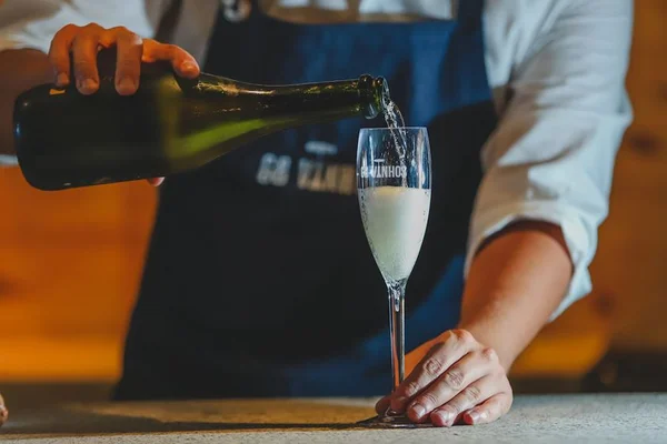 Brasília ganha novo wine garden com vista para o Lago Paranoá