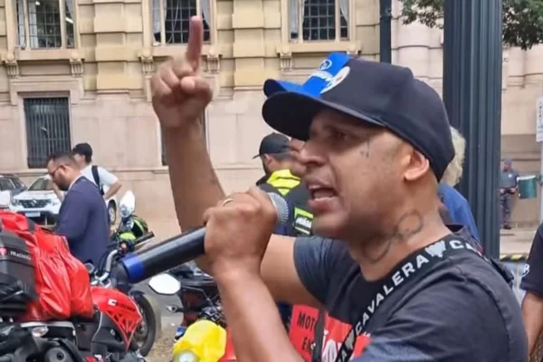 JR Freitas, líder do movimento autônomo dos motoboys em São Paulo