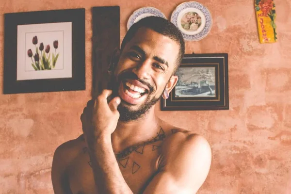 Cantor Afroito causou polêmica nas redes sociais após abrir uma vaquinha on-line