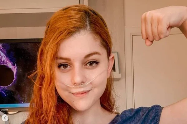 Menina branca e ruiva