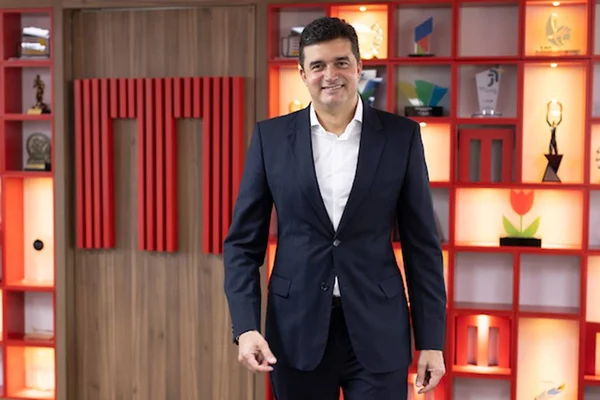 Foto colorida do secretário de Infraestrutura de Alagoas, Rui Palmeira - Metrópoles