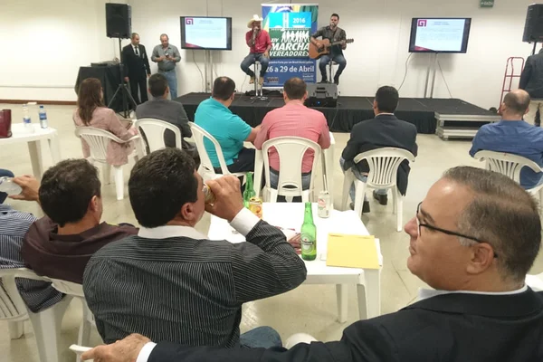 Farra e prostituição. A zona que é a Marcha dos Vereadores em Brasília