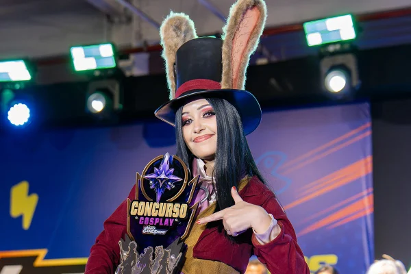 Embaixadora do Metrópoles Games vence concurso de cosplay como Alice