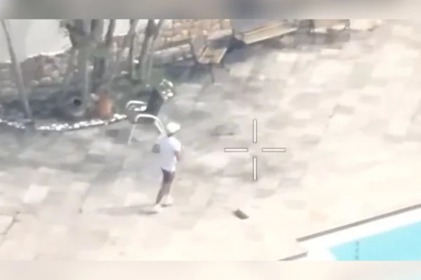 Drone flagra Adilsinho fazendo exercícios antes da prisão em mansão