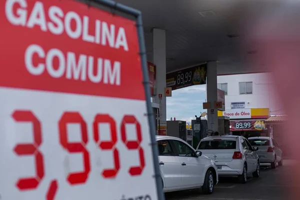 Saiba onde encontrar gasolina a R$ 3,99 no DF
