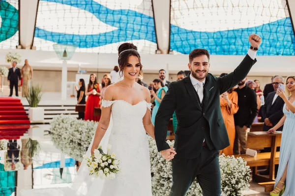 João Paulo de Araújo e Júlia Eckstein selam o amor na Catedral