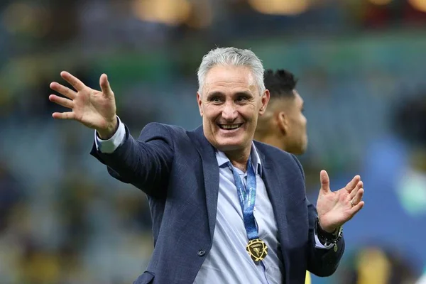 Tite exalta Gabigol e “orgulho” do atacante de estar na Seleção