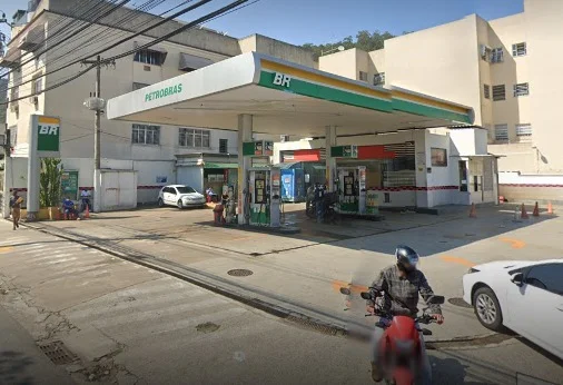 Em meio à alta da gasolina, posto no Rio burla nota fiscal para lucrar