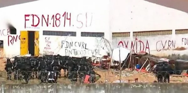 Tropa de Choque entra em presídio do RN para transferência de presos