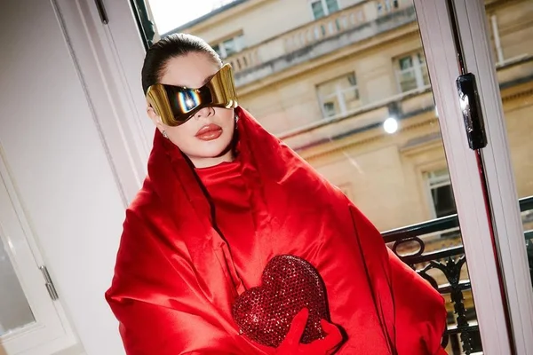Gkay veste Balenciaga (Reprodução: Instagram)