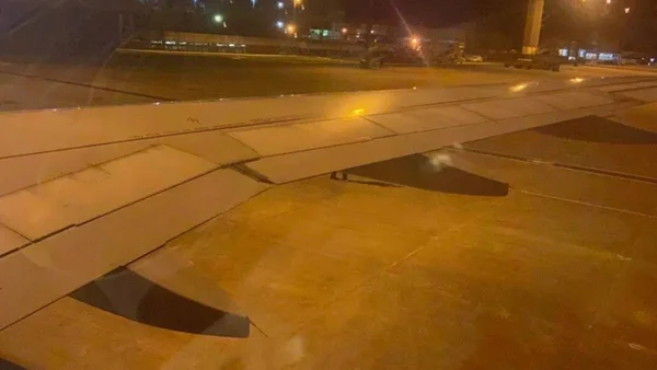 Voo da Azul faz pouso de emergência em Manaus após turbina pegar fogo