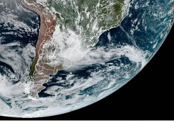 Ciclone-bomba se despede e MG pode ter calor de 38° C no fim de semana