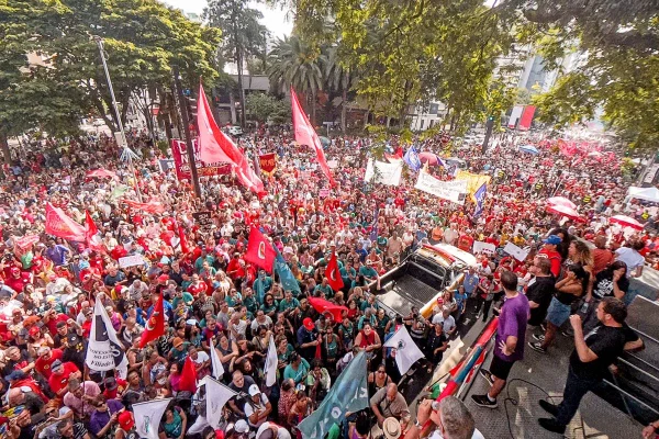 Imagem mostra protesto na região da Avenida Paulista - Metrópoles