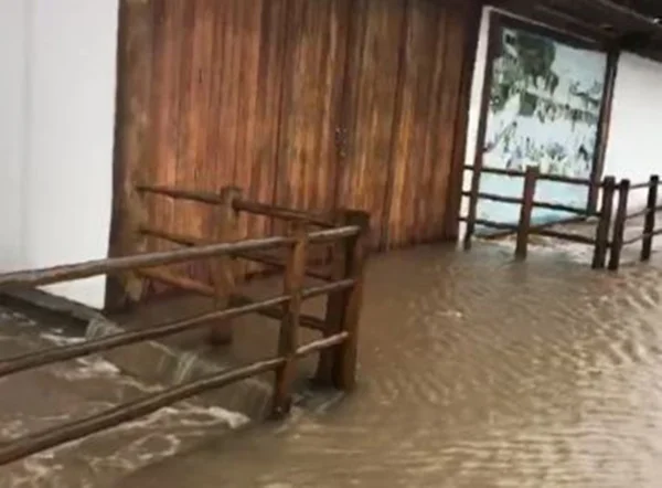 Rio de Contas transborda e invade centro de canoagem de Ubaitaba