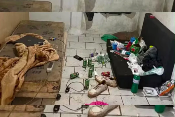 Jovem é mantida em cárcere após encontro com namorado virtual