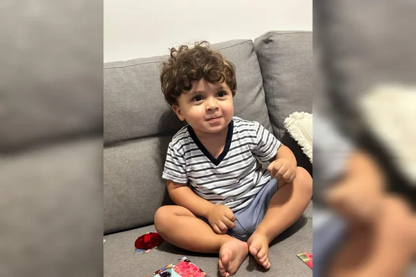Foto mostra o pequeno Rodriguinho, bebê com problema cardíaco que luta para fazer cirurgia nos EUA