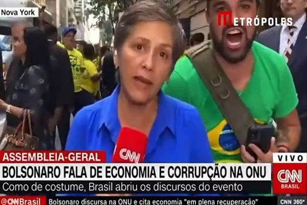 Jornalista da CNN é hostilizada por bolsonaristas