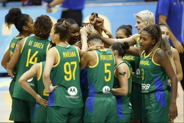 Copa América: Seleção feminina de basquete joga bem, mas perde dos EUA
