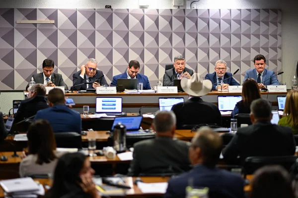 O ex-diretor de Governança do INSS, Alexandre Guimarães, participa de oitiva da CPMI Farra INSS Metrópoles