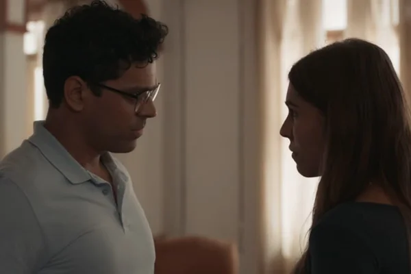 Foto colorida de Augusto (Renan Monteiro) e Buba (Gabriela Medeiros) - Metrópoles