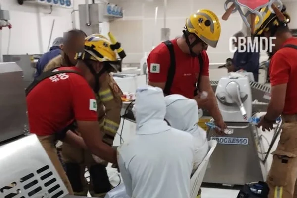 Bombeiros - Metrópoles