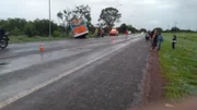 Acidente entre ônibus e carro deixa motorista preso nas ferragens - imagem 3 Acidente entre ônibus e carro deixa motorista preso nas ferragens - imagem 3