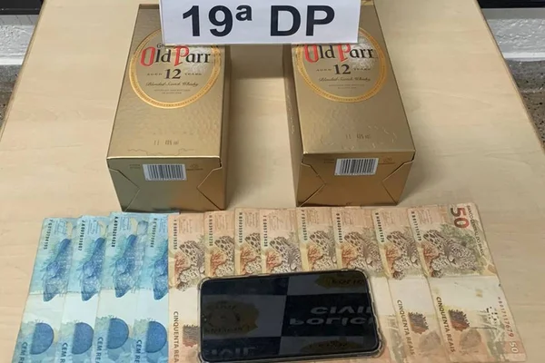 Funcionária é presa após roubar whiskys de distribuidora no DF