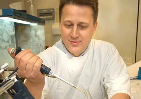 Testes de vacina contra Alzheimer em humanos começam em 2 anos