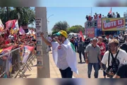 “Agora é hora de virar”, diz Grass durante caminhada com apoiadores de Lula - imagem 6 “Agora é hora de virar”, diz Grass durante caminhada com apoiadores de Lula - imagem 6