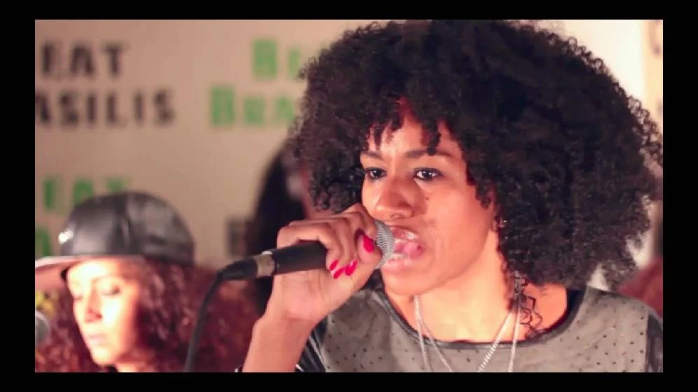 <b>Stefanie</b> — Integrante do grupo Rimas e Melodias, a artista emplacou em seus sucessos solos "Mulher MC" e "Muita Calma", duas músicas importantíssimas para a voz feminina no rap nacional. Apesar da carreira longeva, 2019 deve ser o ano em que a rapper conquistará novos voos com sua música <b>Stefanie</b> — Integrante do grupo Rimas e Melodias, a artista emplacou em seus sucessos solos "Mulher MC" e "Muita Calma", duas músicas importantíssimas para a voz feminina no rap nacional. Apesar da carreira longeva, 2019 deve ser o ano em que a rapper conquistará novos voos com sua música