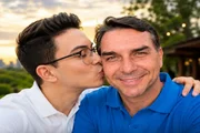 Quem é o “Gay de direita” que reclamou e depois desculpou Flávio - imagem 4 Quem é o “Gay de direita” que reclamou e depois desculpou Flávio - imagem 4