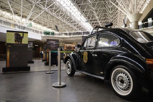 Exposição no Aeroporto de Brasília celebra 80 anos da Polícia Federal
