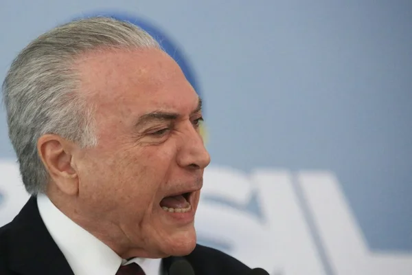 Temer faz pronunciamento raivoso e diz que não vão derrubá-lo