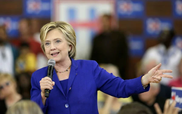 Com apoio do eleitorado negro, Hillary é favorita em primária na Carolina do Sul