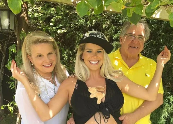 Karina Bacchi revela motivos para escolher gravidez independente