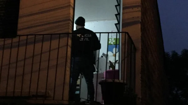 Polícia Civil em operação para prender, na região metropolitana de Porto Alegre, suspeitos de extorquirem R$ 500 mil de morador de Rio Verde, em Goiás
