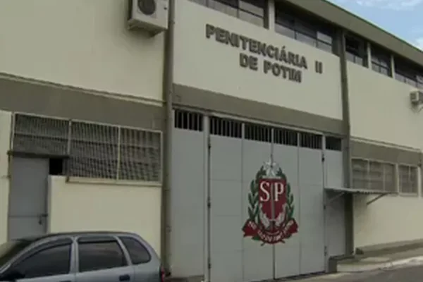 Imagem colorida da fachada do presídio para onde vorcaro foi transferido - Metrópoles