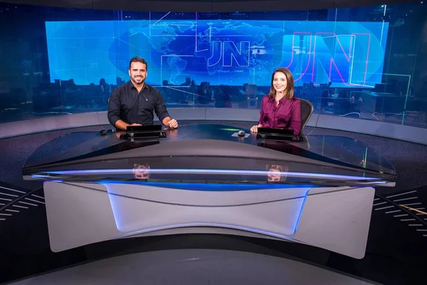 Filipe Toledo e Luzimar Collares apresentam o Jornal Nacional