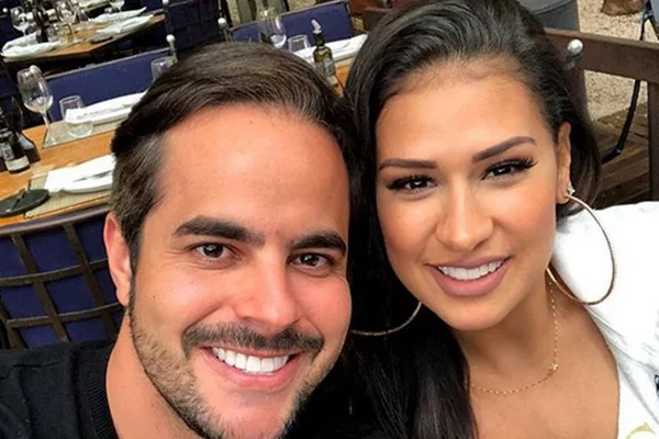 Marido de Simone faz transplante capilar e ganha elogio da amada