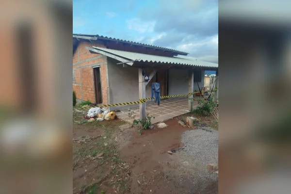 Mãe e filha são achadas mortas após babá estranhar sumiço e acionar a PM - destaque galeria