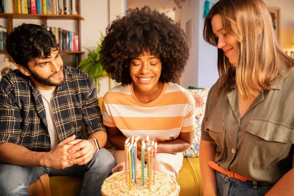 Coca-Cola lança campanha para comemorar 80 anos no Brasil