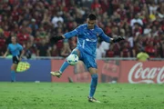 Gonzallo Valle, goleiro da LDU, se lesionou e desfalcará o time contra o Palmeiras Gonzallo Valle, goleiro da LDU, se lesionou e desfalcará o time contra o Palmeiras