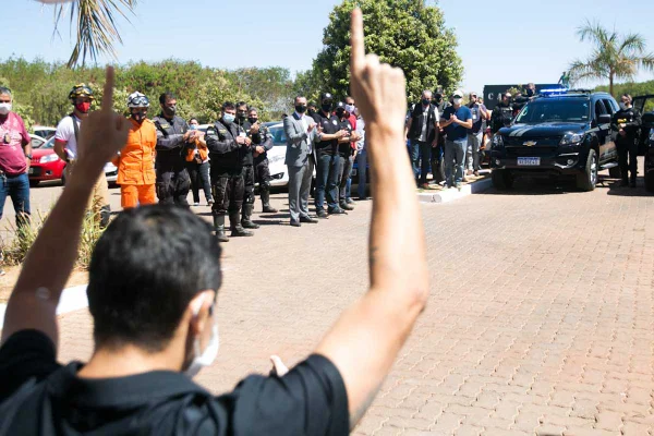 PCDF faz homenagem a policial civil ferido em ação no assentamento 26 de Setembro