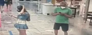 Polícia procura homem que tirou foto por baixo da saia de jovem em fila - imagem 2 Polícia procura homem que tirou foto por baixo da saia de jovem em fila - imagem 2