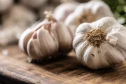 O alho tem ação antioxidante e anti-inflamatória