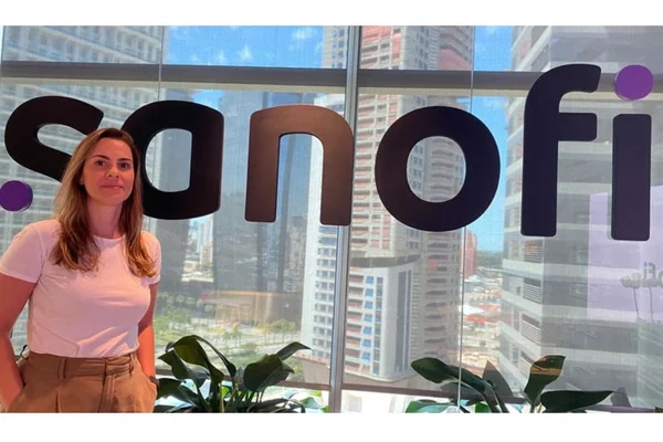 Sanofi contrata Adriana Molari como nova Head de Mídia e Digital