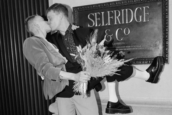 casal na Selfridges