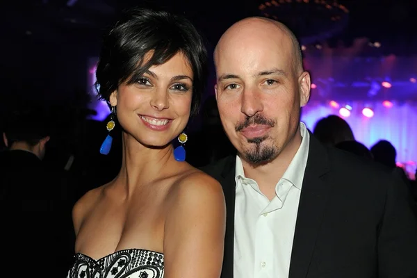 Ex-marido proíbe Morena Baccarin de trazer filho ao Brasil