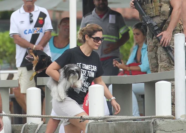 Michelle Bolsonaro usa camisa com frase que juíza disse a Lula